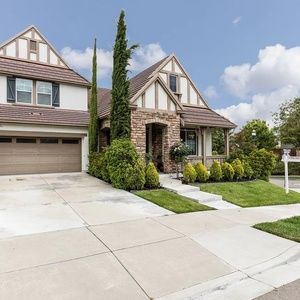 Meet your Posher, Veronica